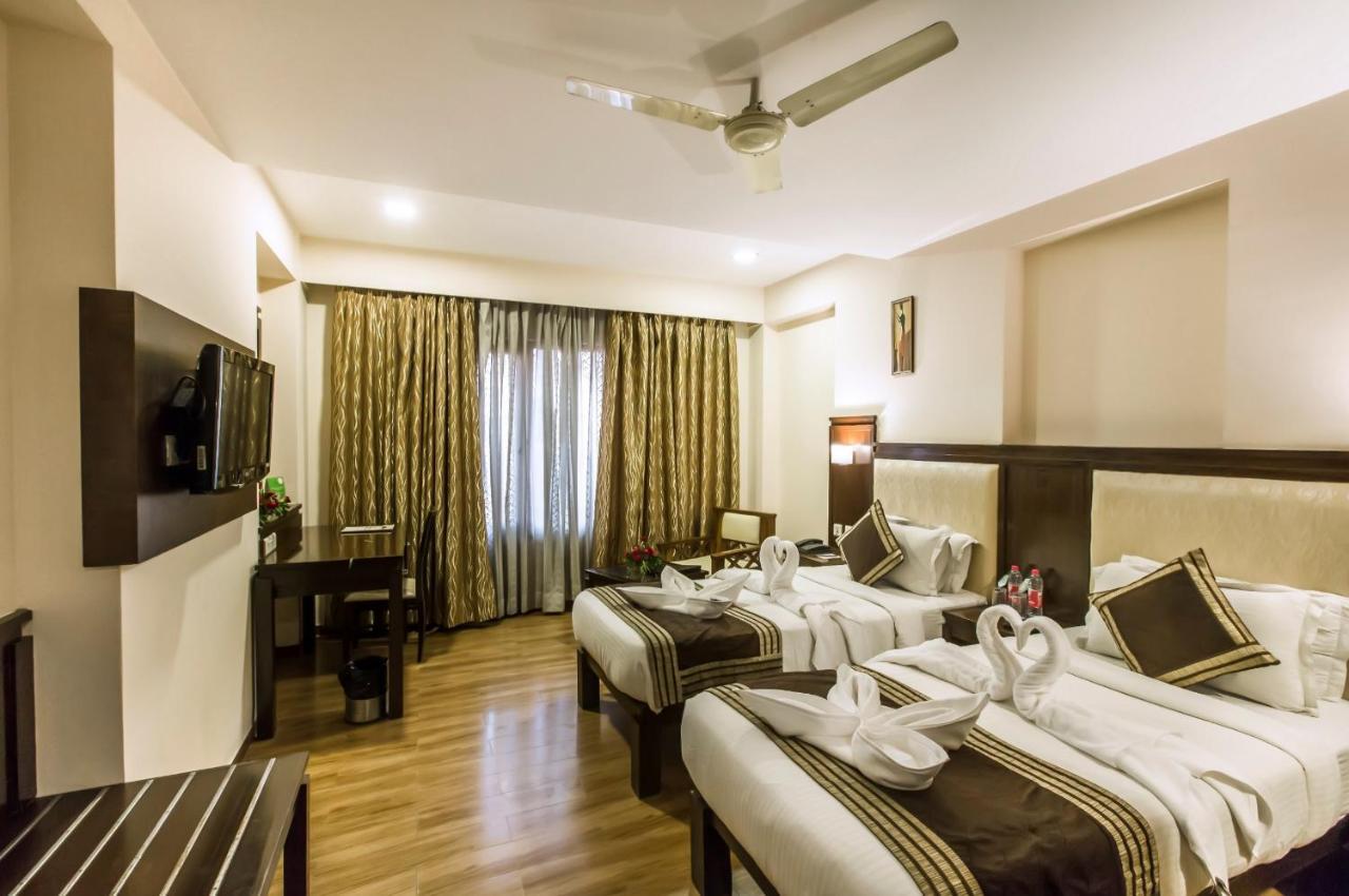 Hotel Golden Manor Jaipur Bagian luar foto