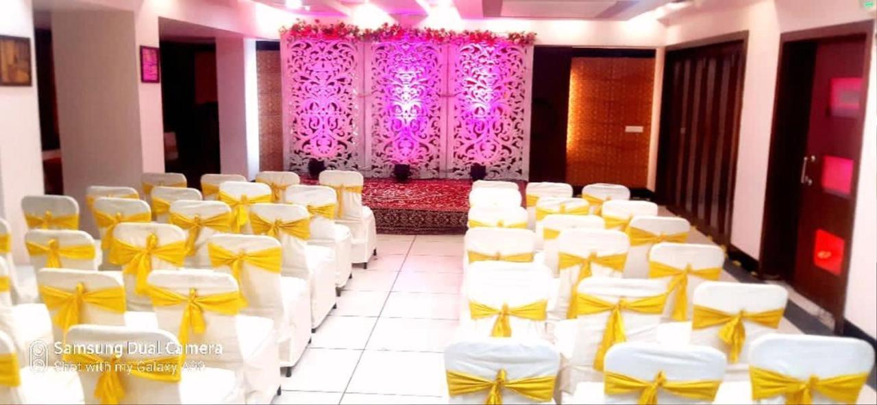 Hotel Golden Manor Jaipur Bagian luar foto