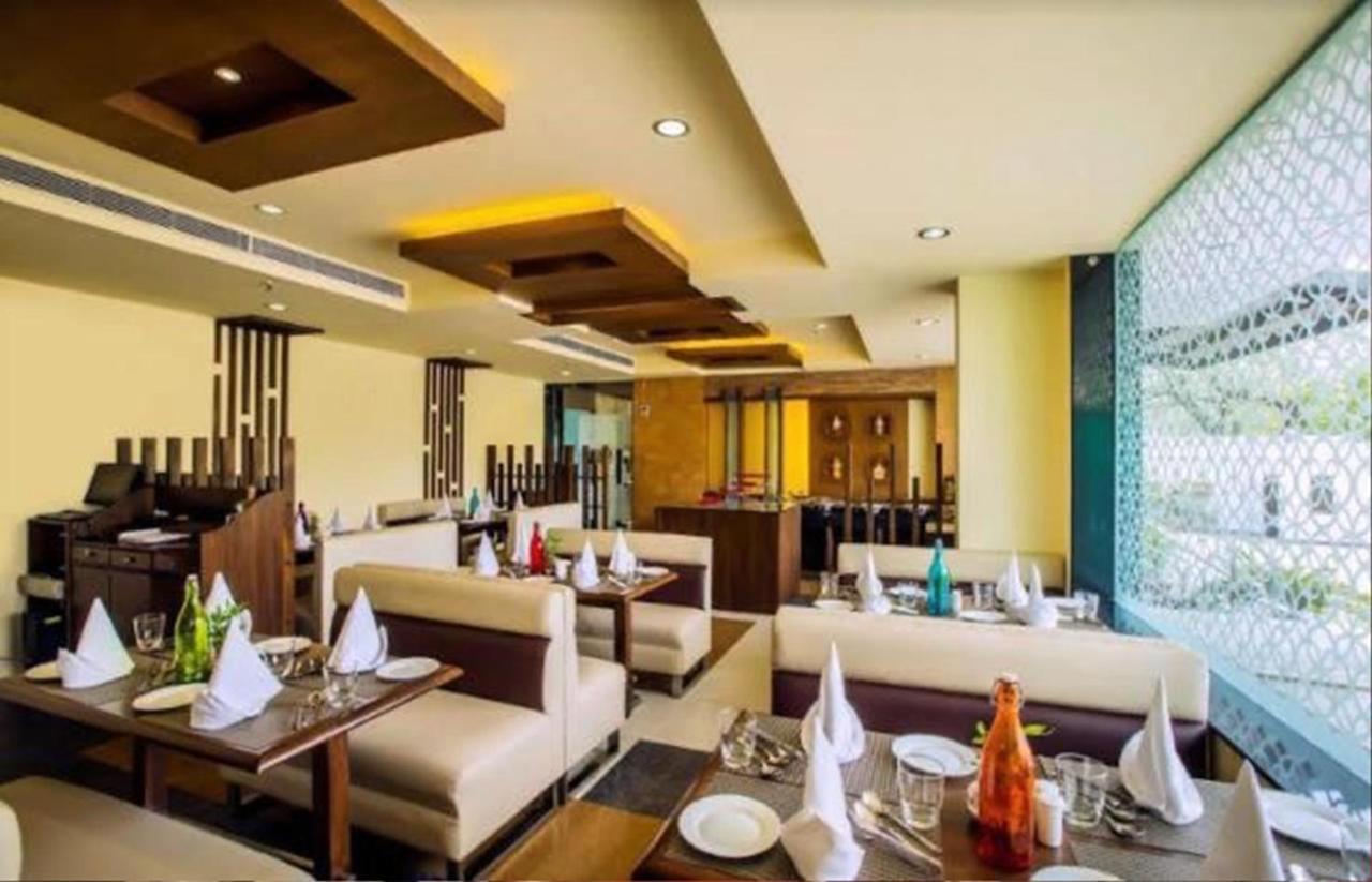 Hotel Golden Manor Jaipur Bagian luar foto